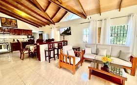Oasis Dona Elena